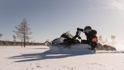 Moottorikelkka Lynx xTerrain 600 cc